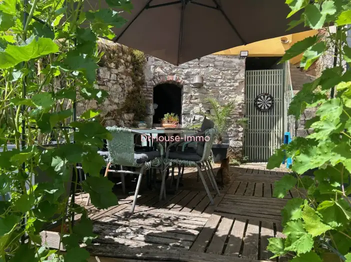 Maison 4 pièces de 98 m² - Douelle (46140)