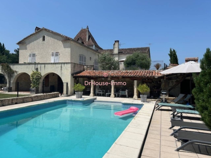 Maison de 342m² - 9 pièces