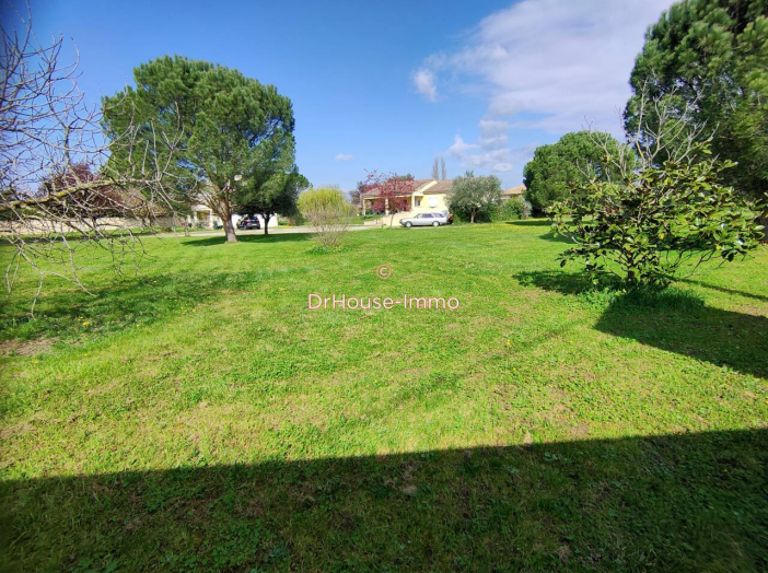 Terrain de 606m²