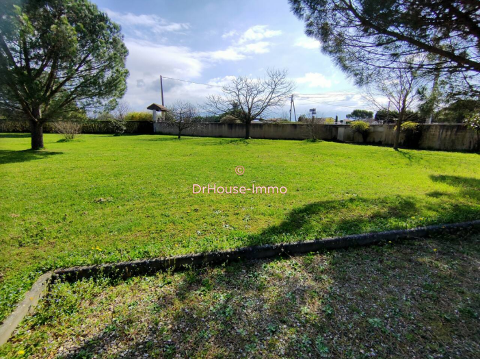 Terrain de 608m²