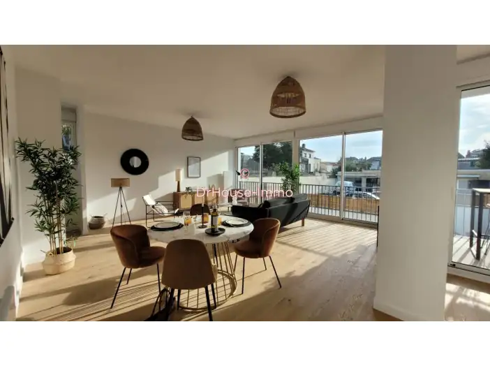 Appartement 4 pièces de 104 m² - Bordeaux (33000)