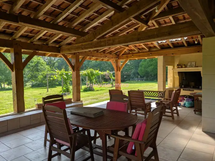 Maison 8 pièces de 182 m² - Frayssinet-le-Gélat (46250)