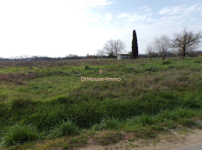 Terrain de 918m²