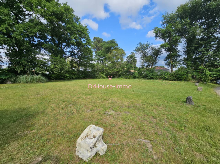 Terrain de 900m²
