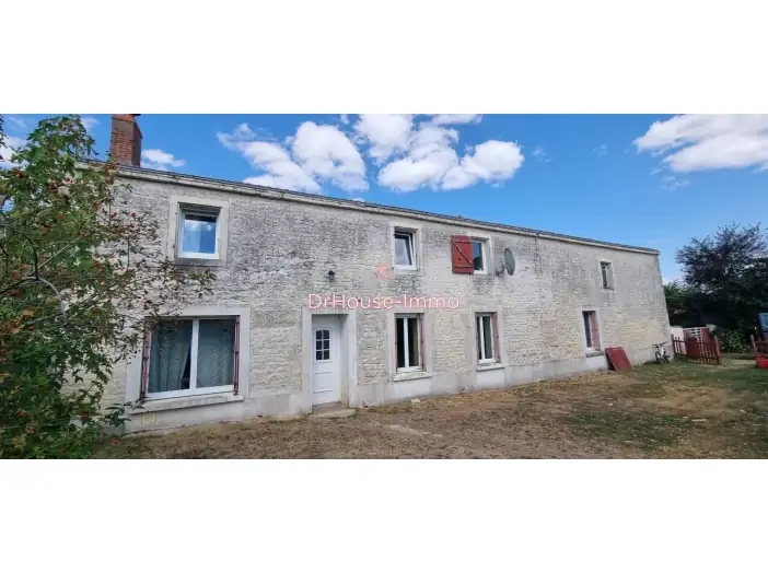 Maison 8 pièces de 163 m² - Pouillé (85570)