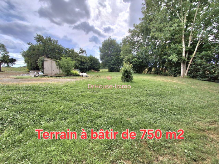 Terrain de 750m²