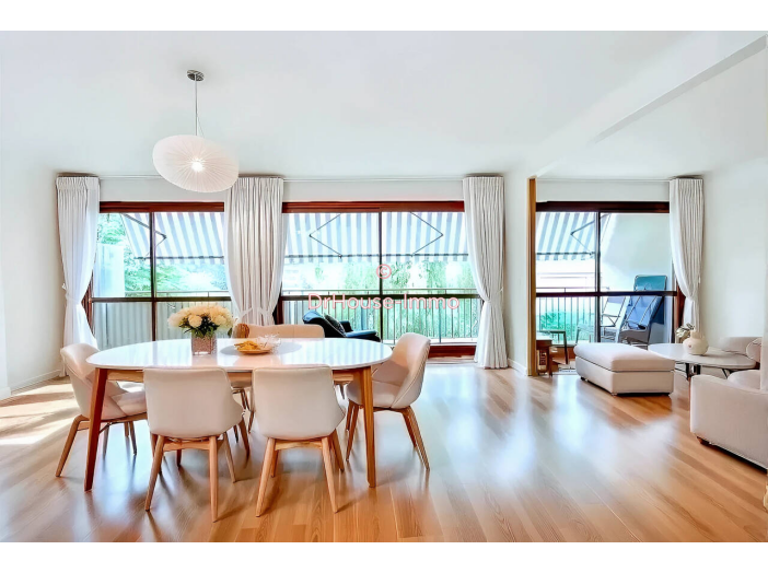 Appartement de 121m² - 6 pièces