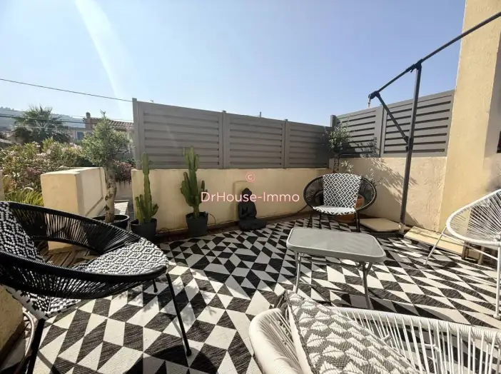 Appartement 6 pièces de 104 m² - La Ciotat (13600)