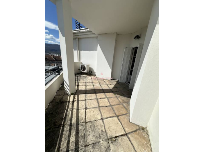 Appartement 3 pièces de 77 m² - Grenoble (38000)