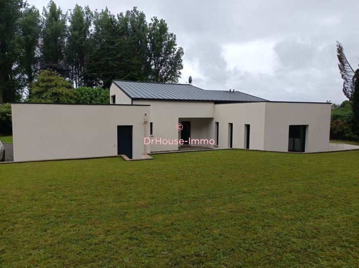 Maison de 249m² - 6 pièces