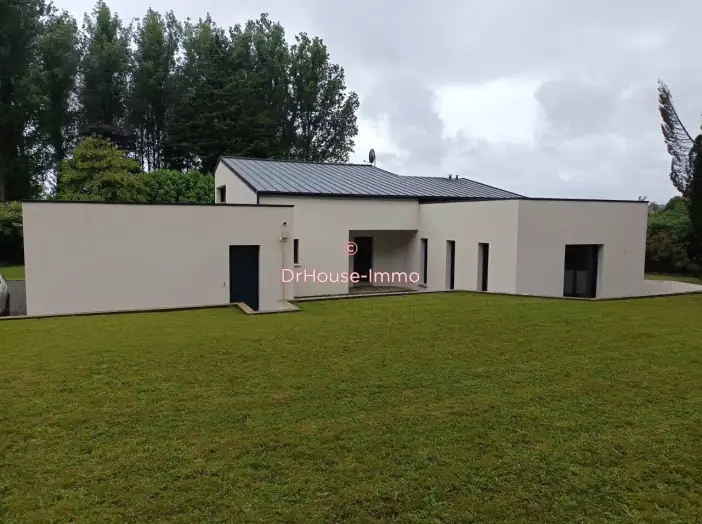 Maison 6 pièces de 249 m² - Louvigné-du-Désert (35420)