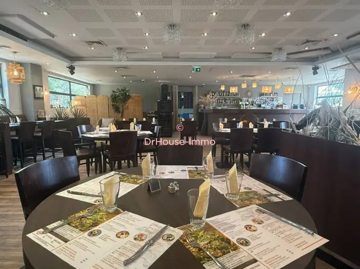 Commerce 3 pièces de 220 m² - La Ciotat (13600)