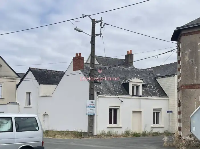 Immeuble 10 pièces de 140 m² - Sainte-Gemmes-sur-Loire (49130)