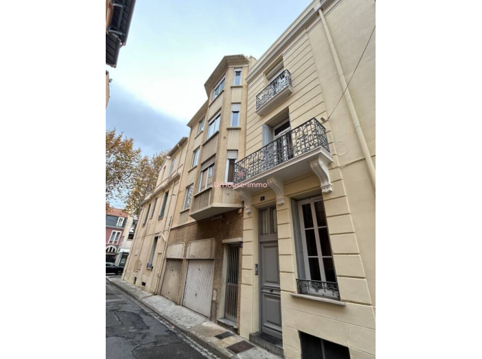 Immeuble de 300m² - 14 pièces