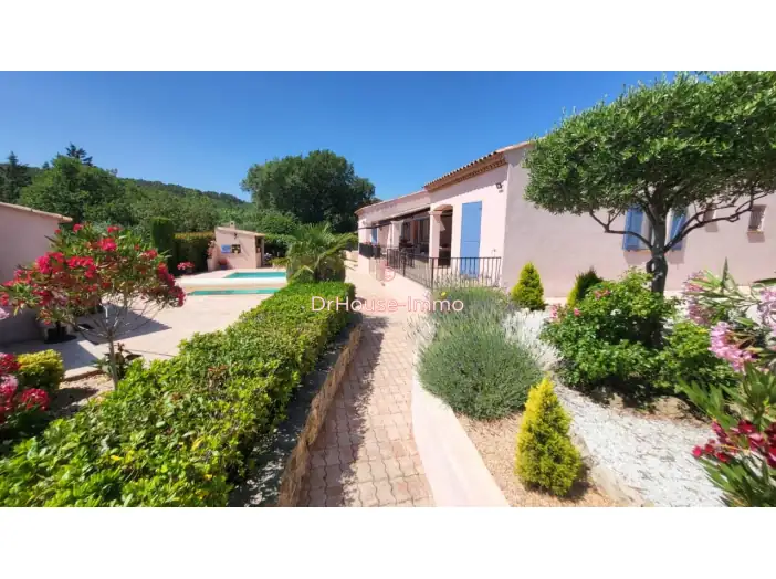 Maison 7 pièces de 155 m² - Cabasse (83340)