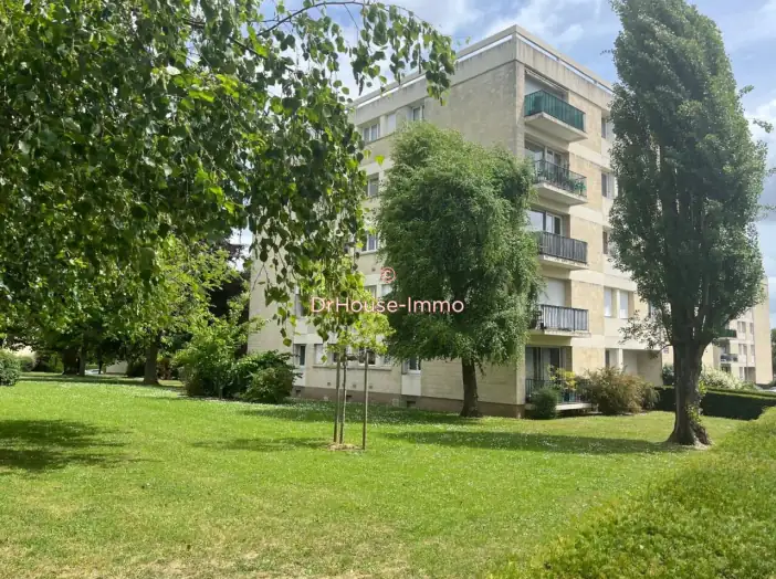 Appartement 4 pièces de 89 m² - Caen (14000)