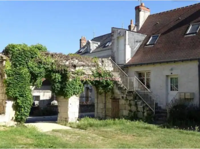 Immeuble 6 pièces de 124 m² - Crouzilles (37220)