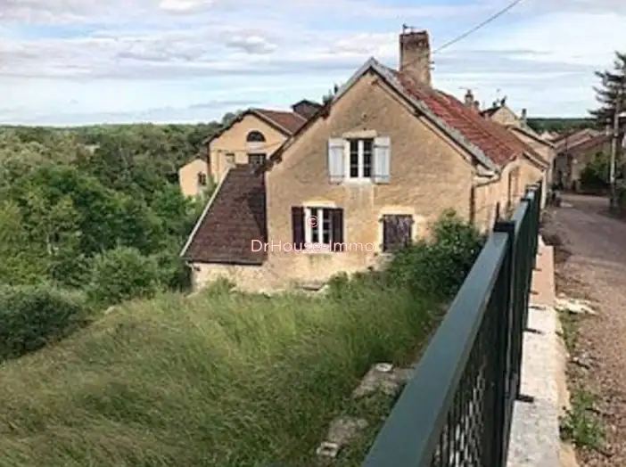 Maison 10 pièces de 205 m² - Savoyeux (70130)