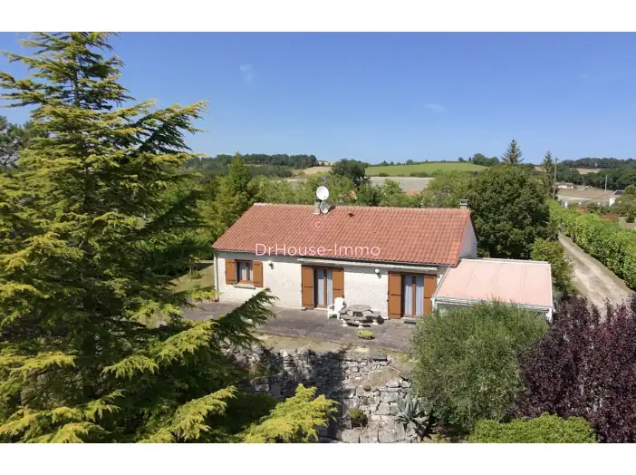 Maison 5 pièces de 121 m² - Léguillac-de-l'Auche (24110)