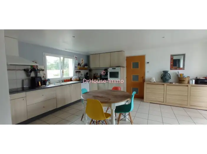 Maison 9 pièces de 150 m² - Saint-Maixent-sur-Vie (85220)