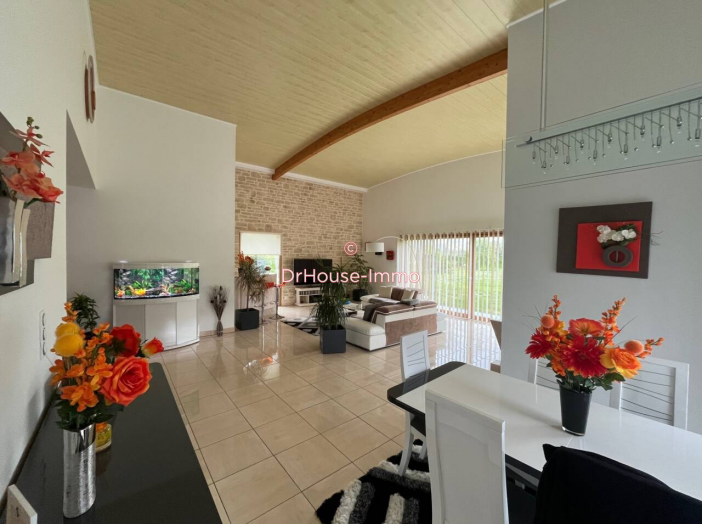 Maison de 236m² - 7 pièces