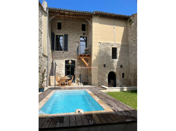 Maison de 300m² - 7 pièces