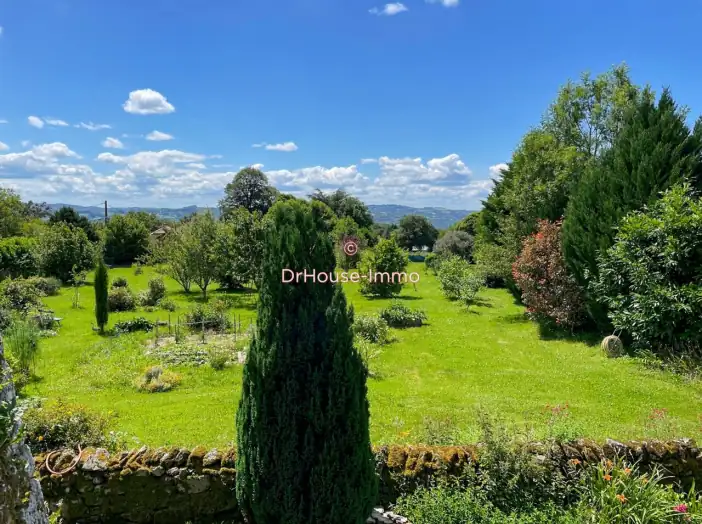 Maison 5 pièces de 142 m² - Gorses (46210)