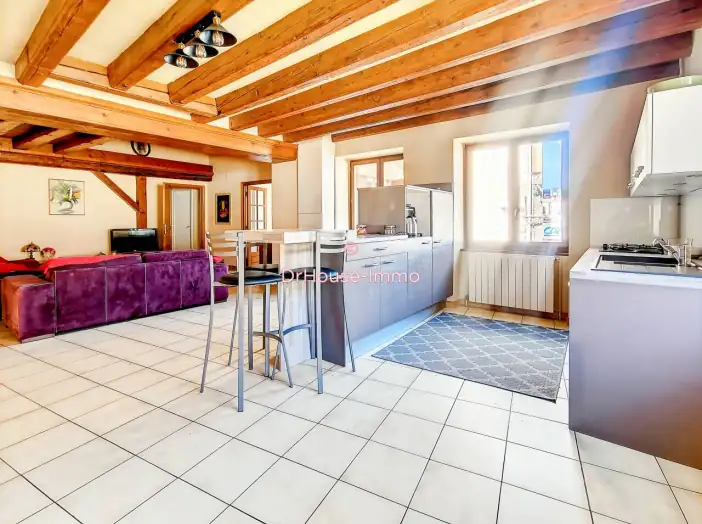 Maison 7 pièces de 197 m² - Sain-Bel (69210)