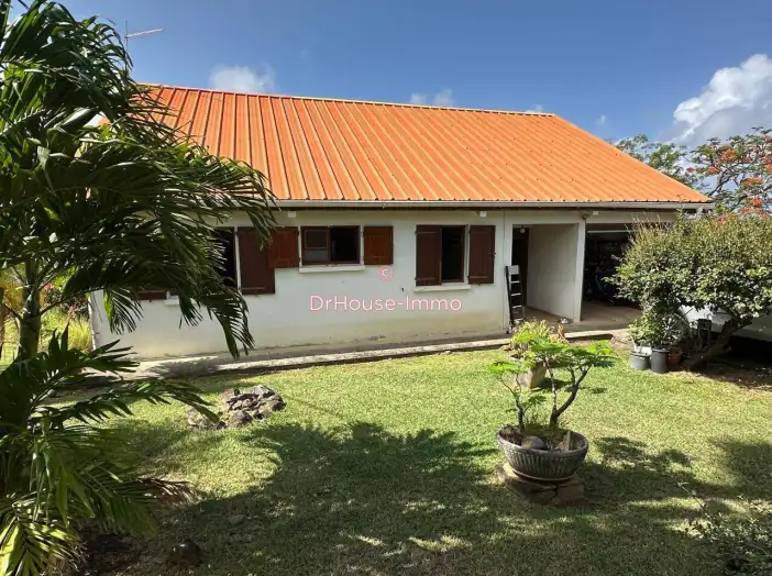 Maison 6 pièces de 250 m² - Case-Pilote (97222)