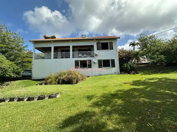 Maison 6 pièces de 250 m² - Case-Pilote (97222)