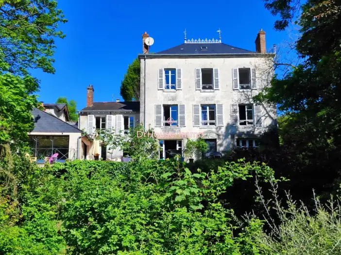 Maison 8 pièces de 281 m² - Chaingy (45380)