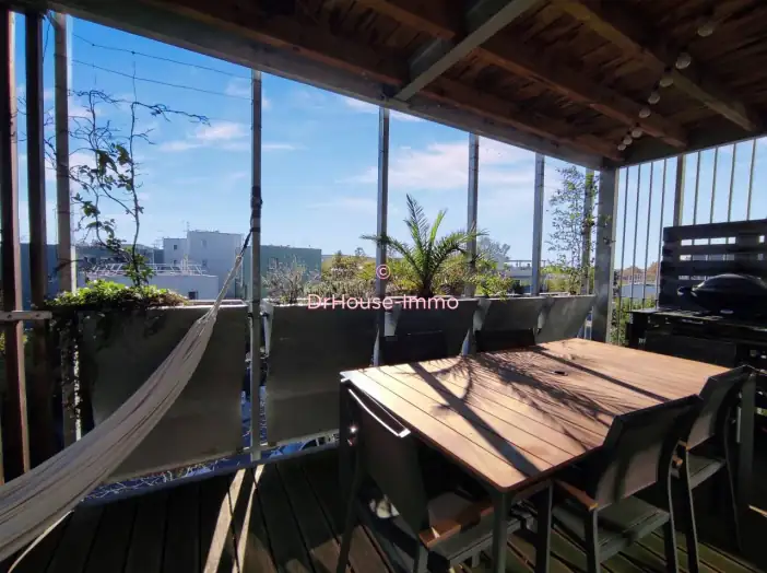 Appartement 4 pièces de 77 m² - Bègles (33130)