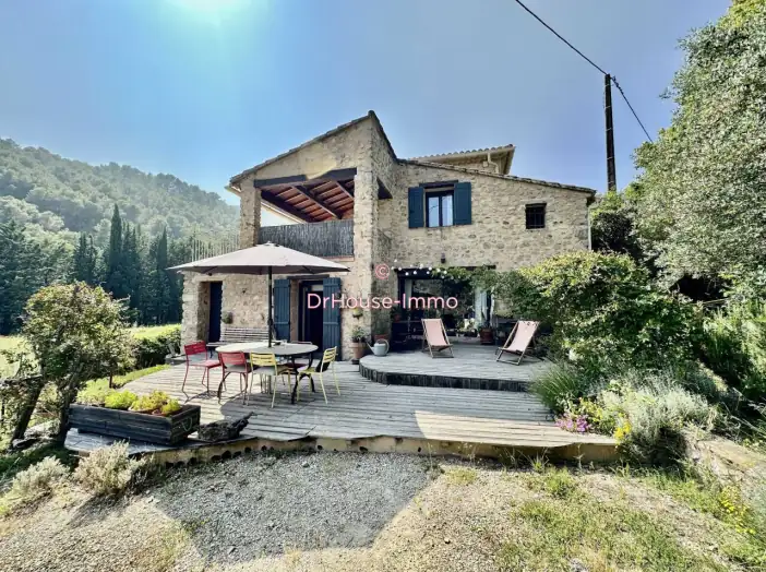 Maison 4 pièces de 135 m² - Buis-les-Baronnies (26170)