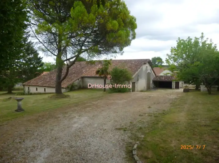 Propriété de 2 500 m² - Saint-Martin-de-Ribérac (24600)
