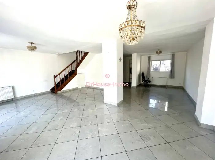 Maison 6 pièces de 1 m² - Cenon (33150)