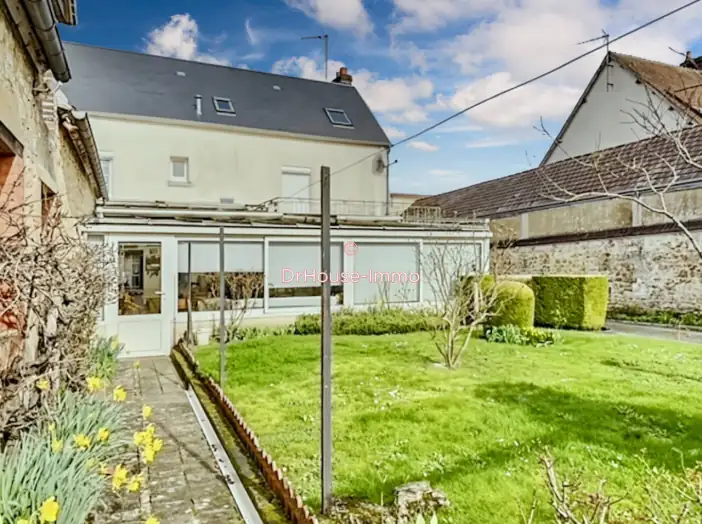 Maison 10 pièces de 230 m² - Mortagne-au-Perche (61400)