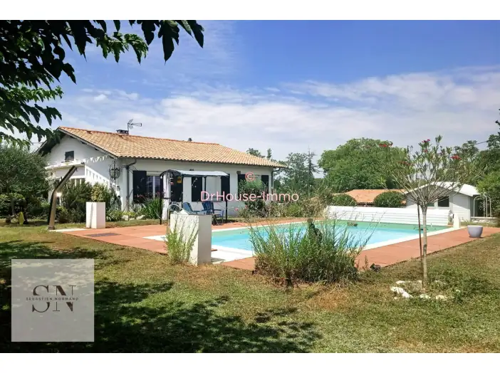 Maison 6 pièces de 167 m² - Pujols (47300)