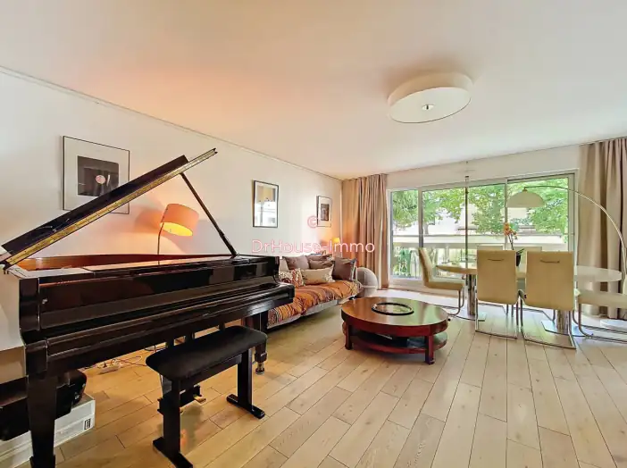 Appartement 5 pièces de 107 m² - Paris (75013)