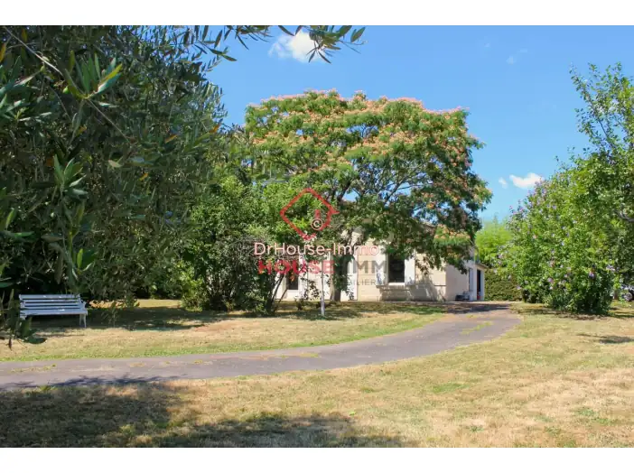 Maison 7 pièces de 152 m² - Pompignac (33370)