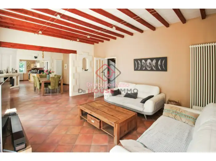 Maison 7 pièces de 152 m² - Pompignac (33370)