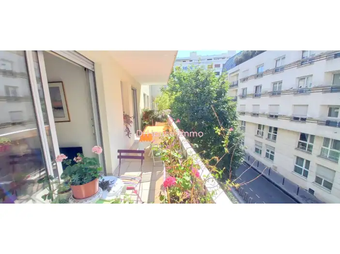 Appartement 4 pièces de 82 m² - Paris (75020)