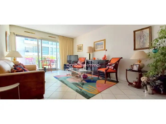 Appartement 4 pièces de 82 m² - Paris (75020)