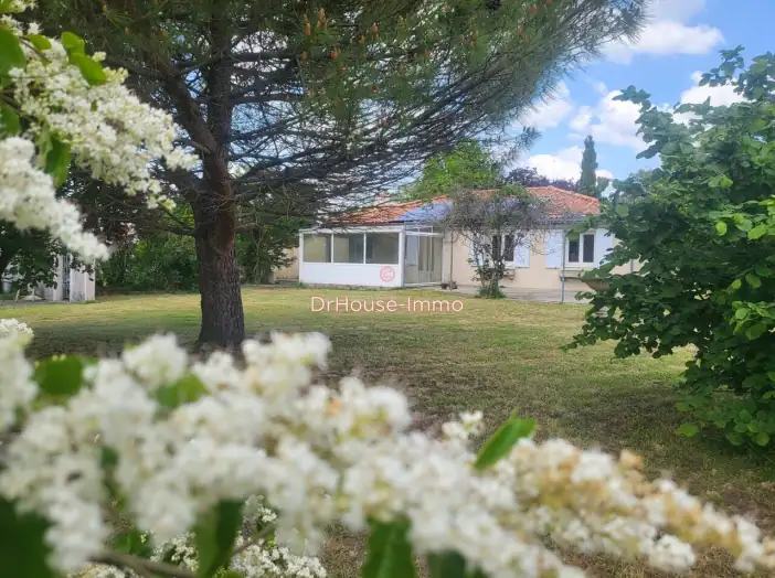 Maison 7 pièces de 171 m² - Saint-Genès-de-Blaye (33390)