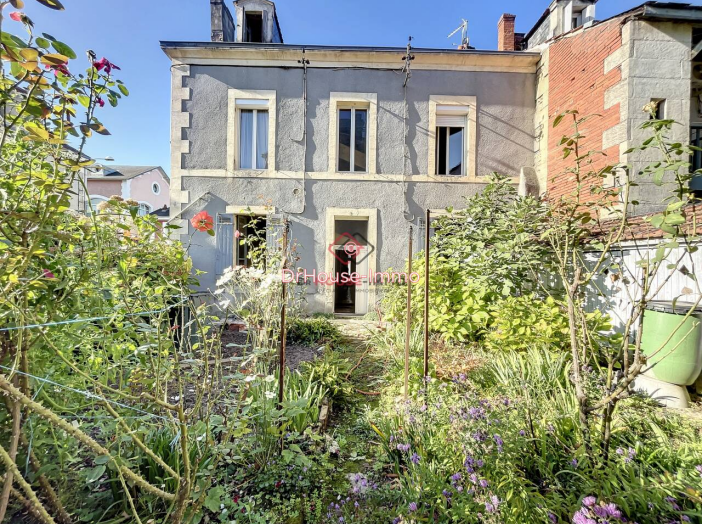 Immeuble de 212m² - 16 pièces