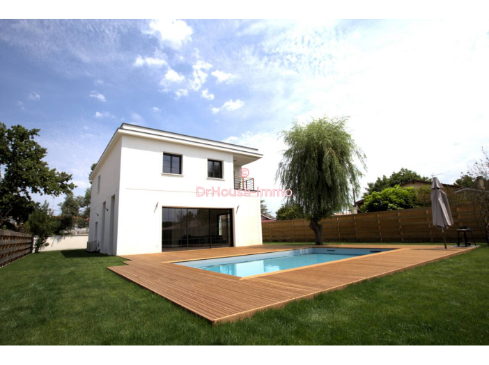 Maison de 215m² - 5 pièces