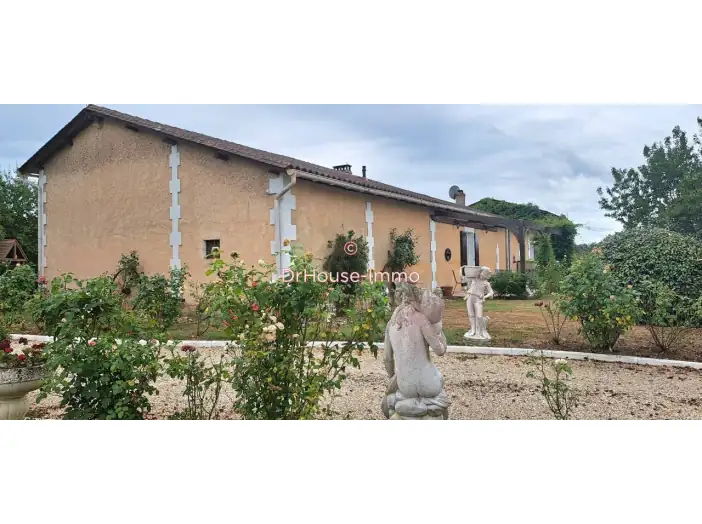 Maison 7 pièces de 190 m² - Mussidan (24400)