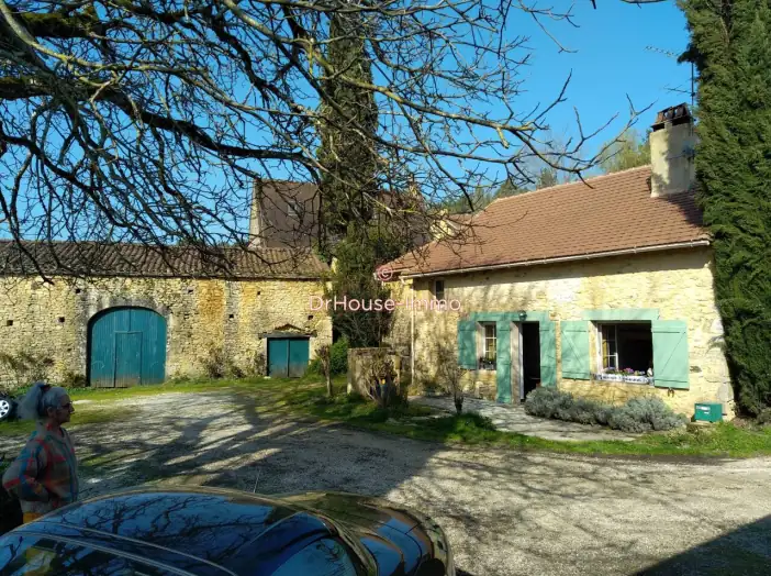 Maison 10 pièces de 259 m² - Prats-du-Périgord (24550)