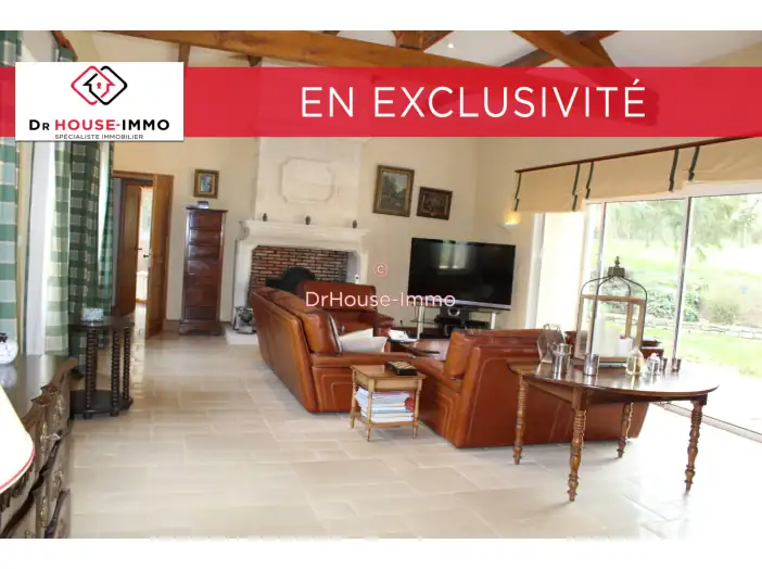 Maison 7 pièces de 280 m² - Ligugé (86240)