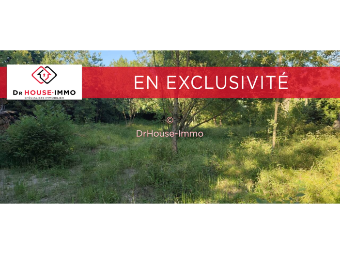 Terrain de 851m²