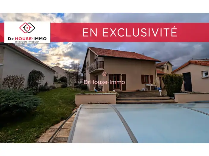 Maison 7 pièces de 140 m² - Saint-Nicolas-de-Port (54210)